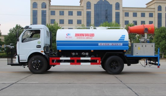 8方東風(fēng)福瑞卡霧炮車(錫柴/云內(nèi)發(fā)動機)高清圖片 8方東風(fēng)福瑞卡霧炮車(錫柴/云內(nèi)發(fā)動機)高清圖片